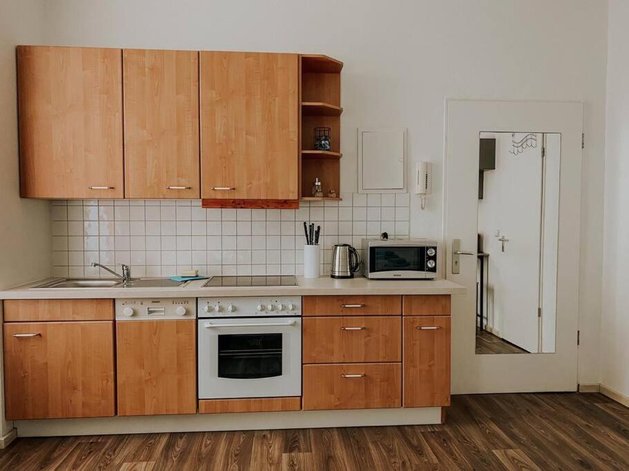Unser Sonniges Apartment Mit Wlan, Netflix, Xbox Magdeburg Dış mekan fotoğraf